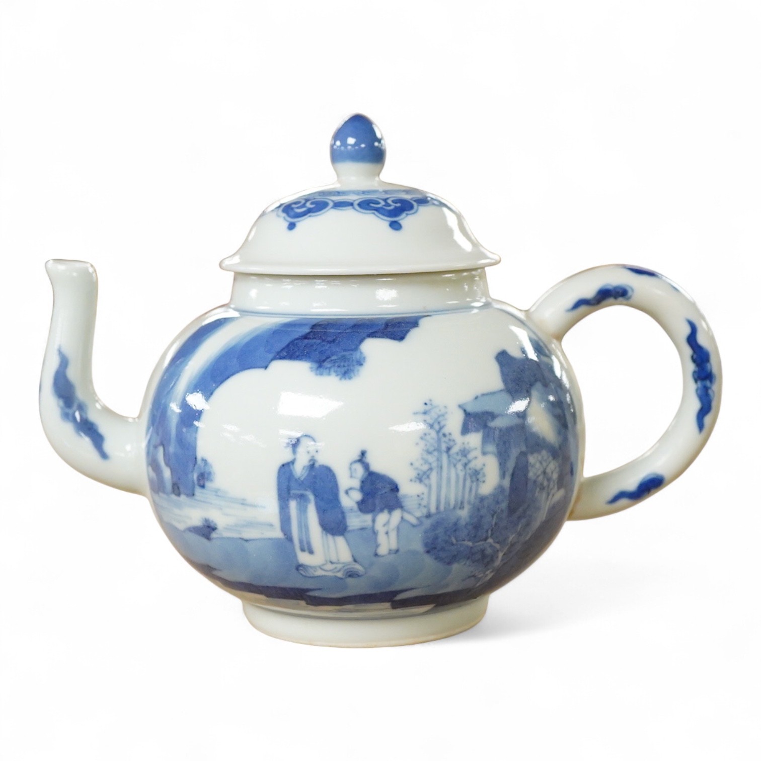 A Chinese blue and white teapot, 16cm wide
